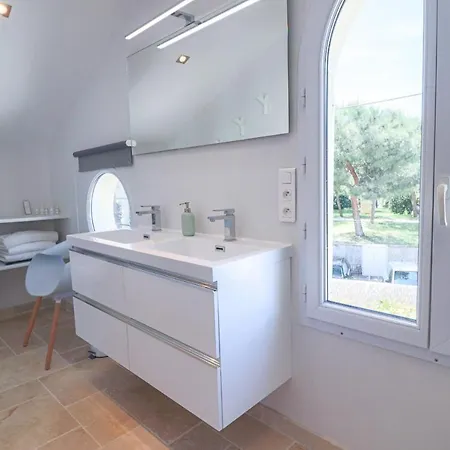 Sous Bois Charming With Outdoor Area & Jacuzzi At 200m From Beaches Of Juan أنتيب